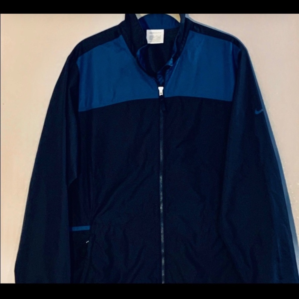 Nike jacket/windbreaker - excellent condition